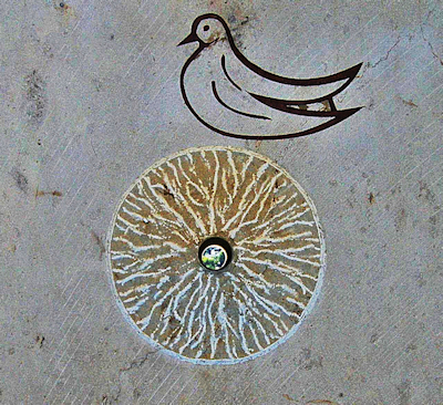 Das Loch und die Taube Das Loch und die Taube